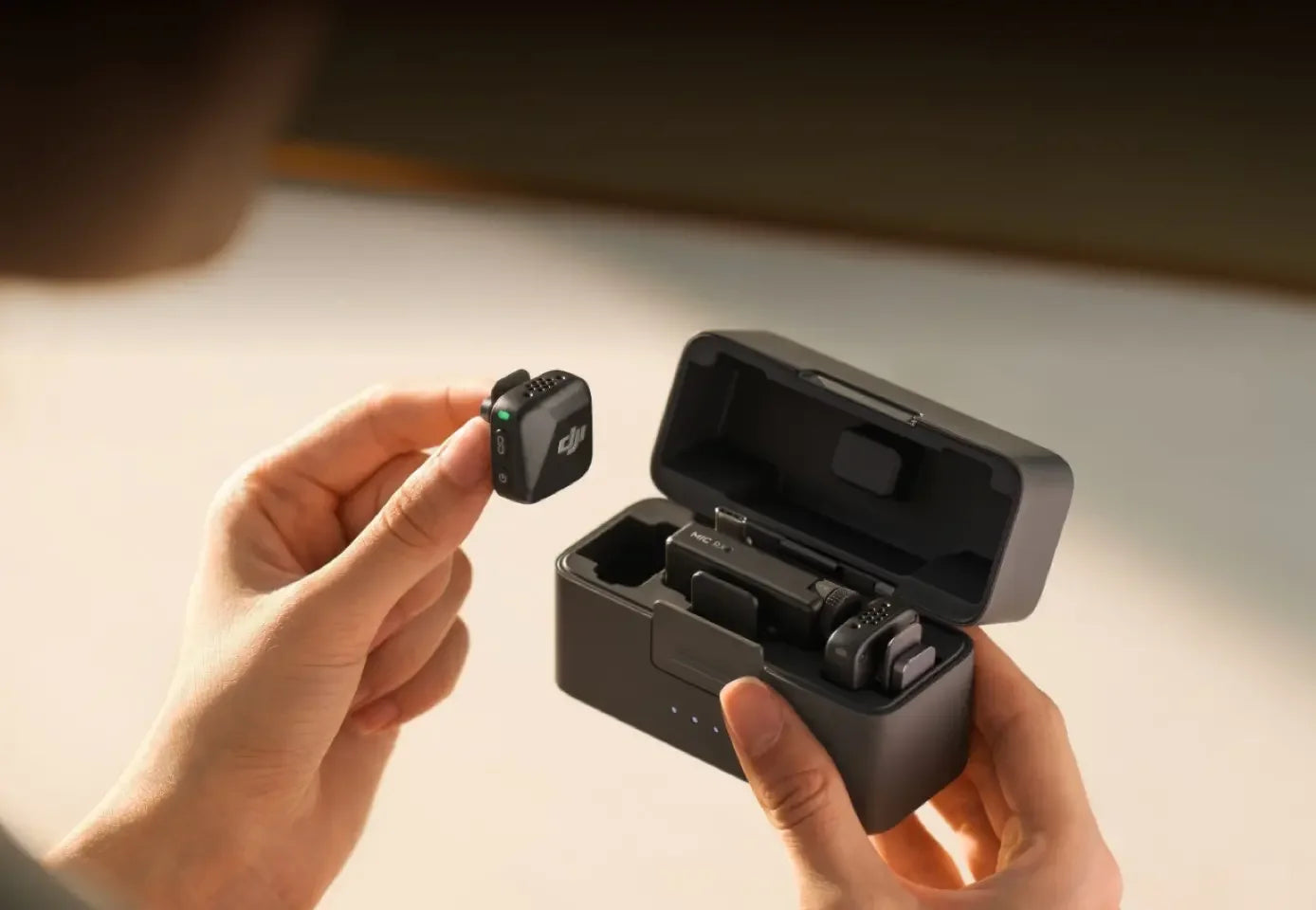 DJI Mic Mini High-Quality Audio With Stable Transmission 48-Hour Operation w/Case Two-Level Active Noise Cancelling NEW Original
